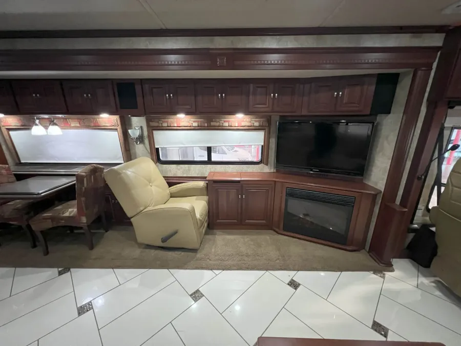 2012 Itasca Ellipse 42QD | Photo 11 of 18