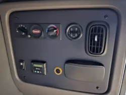 2018 Peterbilt 389 | Thumbnail Photo 13 of 20