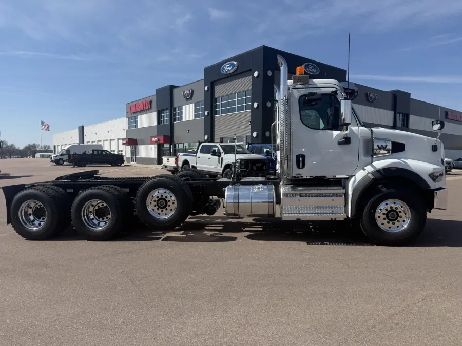 2027 Western Star 49X | Photo 2 of 12
