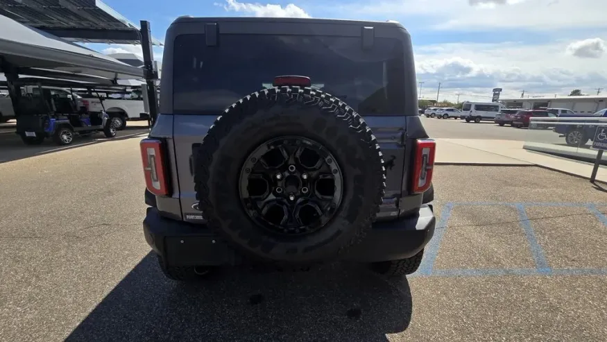 2022 Ford Bronco | Photo 7 of 30