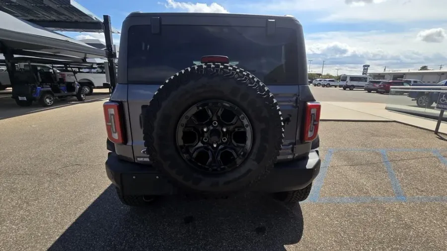 2022 Ford Bronco | Photo 7 of 30