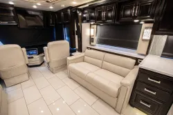 2022 Newmar London Aire 4579 | Thumbnail Photo 11 of 25