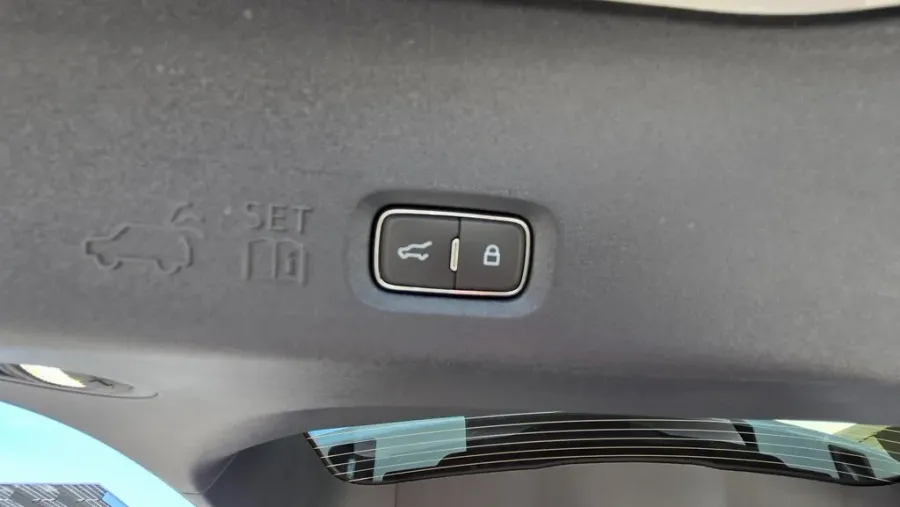 2025 Ford Expedition Max | Photo 9 of 40