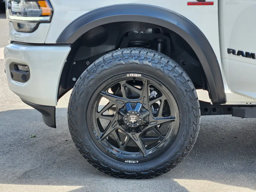 2024 RAM 3500 Laramie | Photo 23 of 33