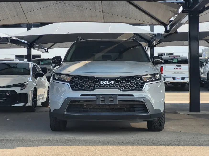 2022 Kia Sorento X-Line S | Photo 1 of 5