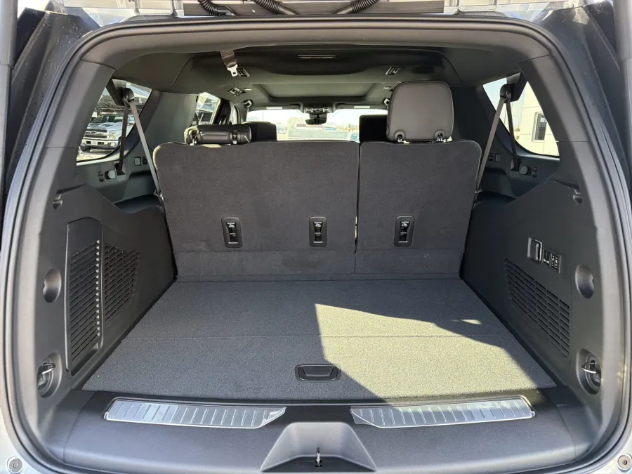 2026 Chevrolet Suburban Premier | Photo 8 of 26