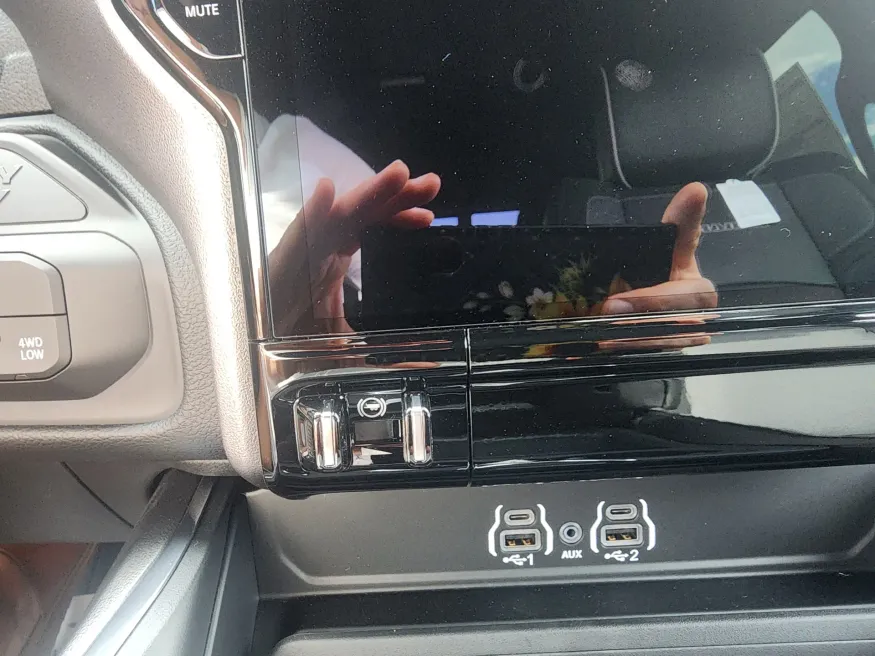 2025 RAM 3500 Laramie | Photo 18 of 26