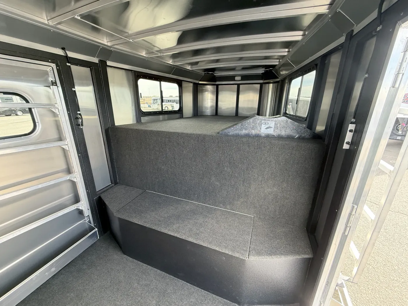 2026 Logan Coach Stock Combo | Photo 5 of 19