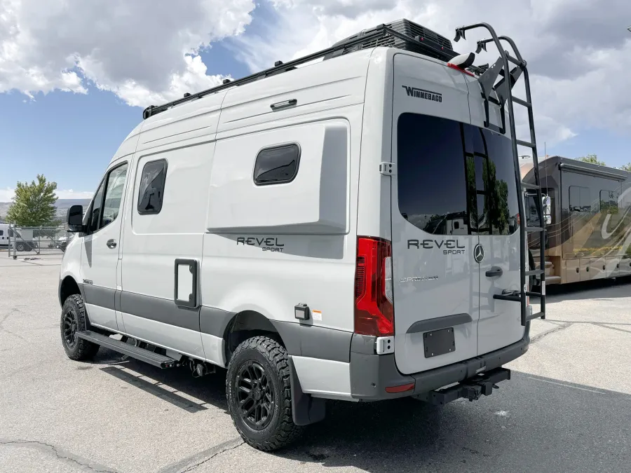 2025 Winnebago Revel Sport 44N | Photo 13 of 16