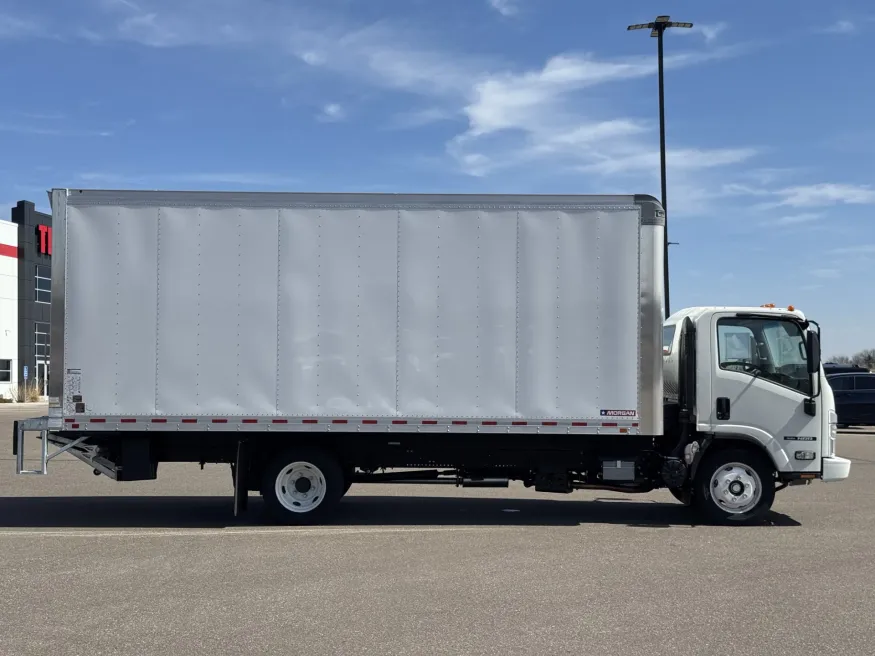 2025 Isuzu NRR GAS | Photo 12 of 22