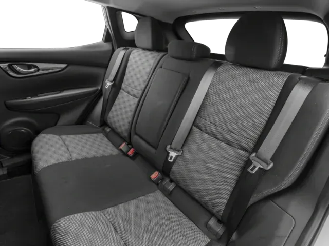 2018 Nissan Rogue Sport | Photo 9 of 13