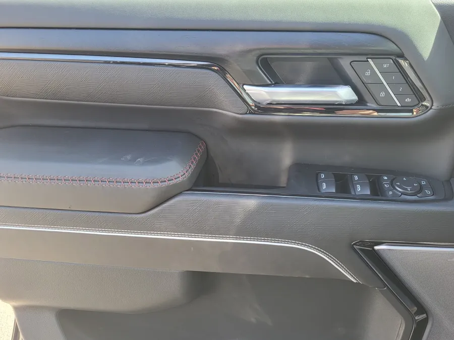 2026 GMC Sierra 2500HD AT4X | Photo 22 of 33