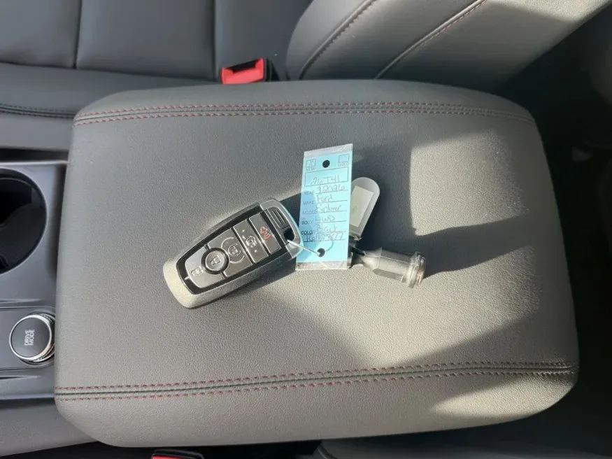 2026 Ford Explorer | Photo 20 of 24