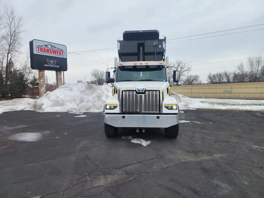 2023 Western Star 47X | Photo 6 of 14