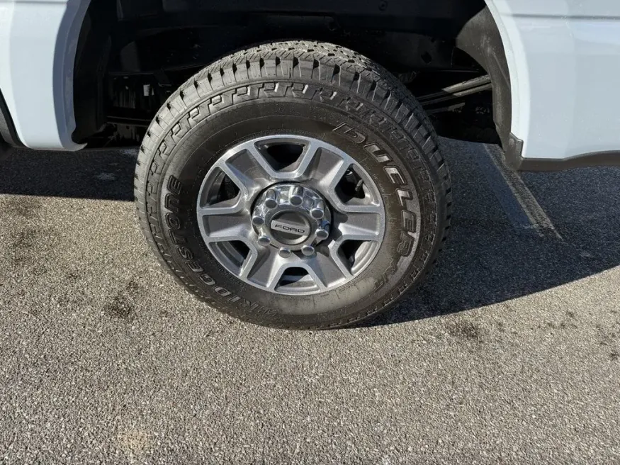 2026 Ford Super Duty F-250 | Photo 11 of 30