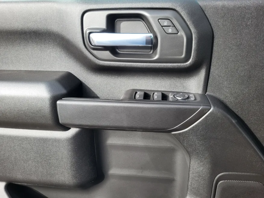 2026 GMC Sierra 2500HD Pro | Photo 18 of 23