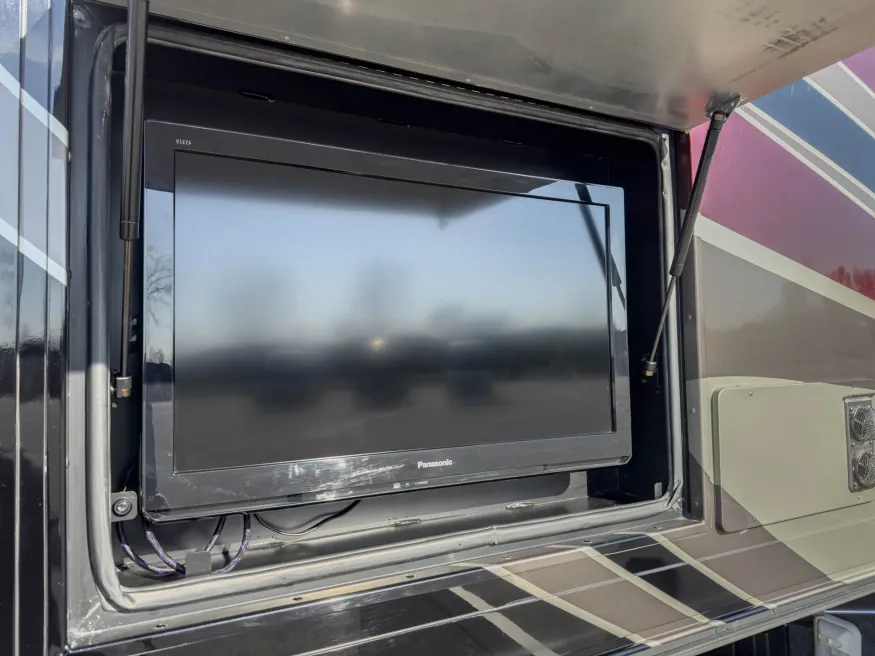 2013 Tiffin Phaeton 36QSH | Photo 36 of 39