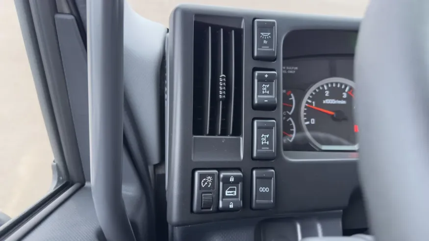 2025 Isuzu FVR | Photo 12 of 17