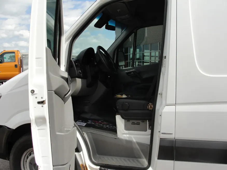 2014 Mercedes Benz Sprinter | Photo 8 of 13