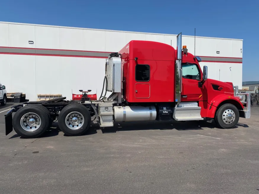 2022 Peterbilt 567 | Photo 7 of 25