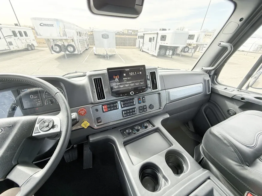 2024 Freightliner M2 106 Plus Summit Hauler | Photo 7 of 23