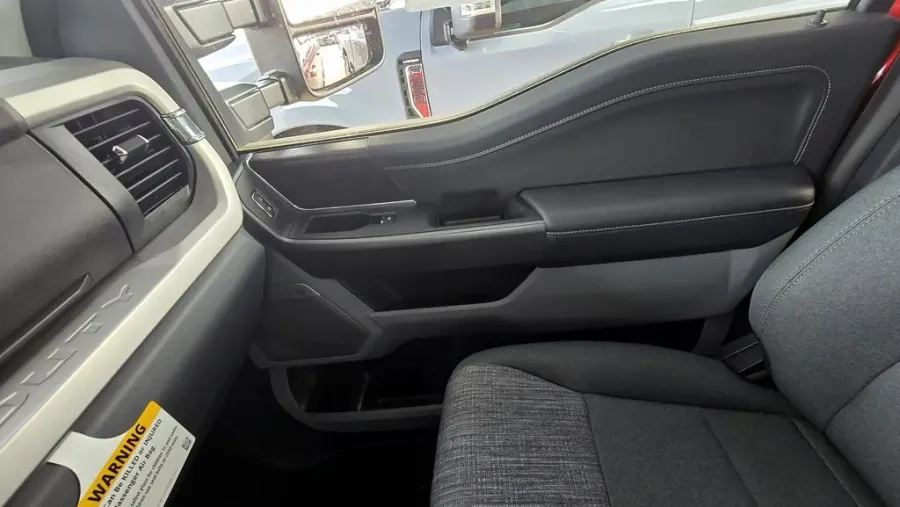 2026 Ford Super Duty F-350 | Photo 26 of 29