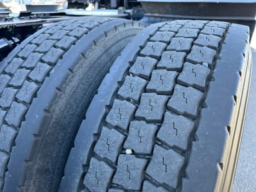 2022 Freightliner Cascadia 126 | Photo 10 of 24