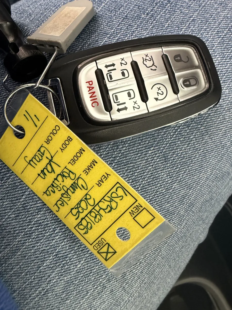 2025 Chrysler Pacifica Select | Photo 19 of 20