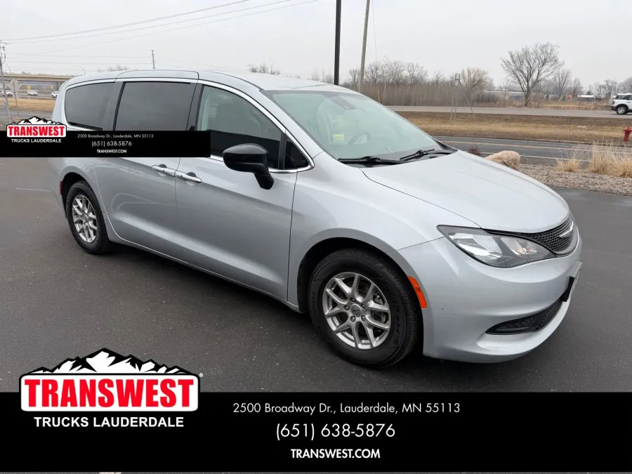 2024 Chrysler Voyager LX | Photo 6 of 23