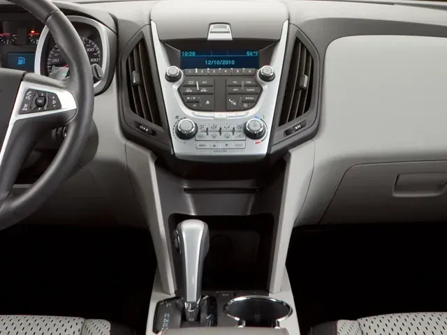 2013 Chevrolet Equinox | Photo 7 of 16