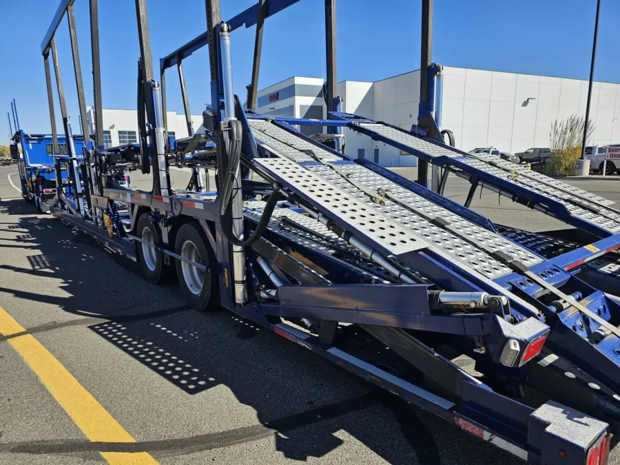 2020 Western Star 4900FA | Photo 10 of 14