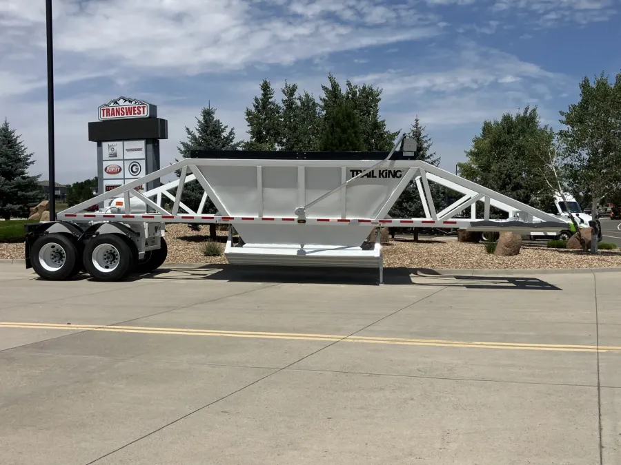 2025 Trail King TKBD22-402 | Photo 3 of 12