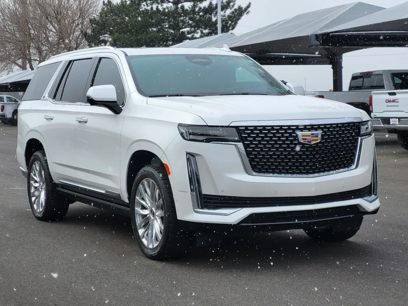 2024 Cadillac Escalade 4WD Premium Luxury | Photo 2 of 33