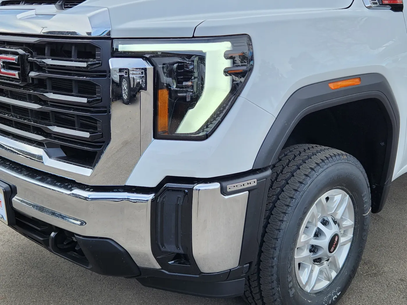 2026 GMC Sierra 2500HD Pro | Photo 4 of 24