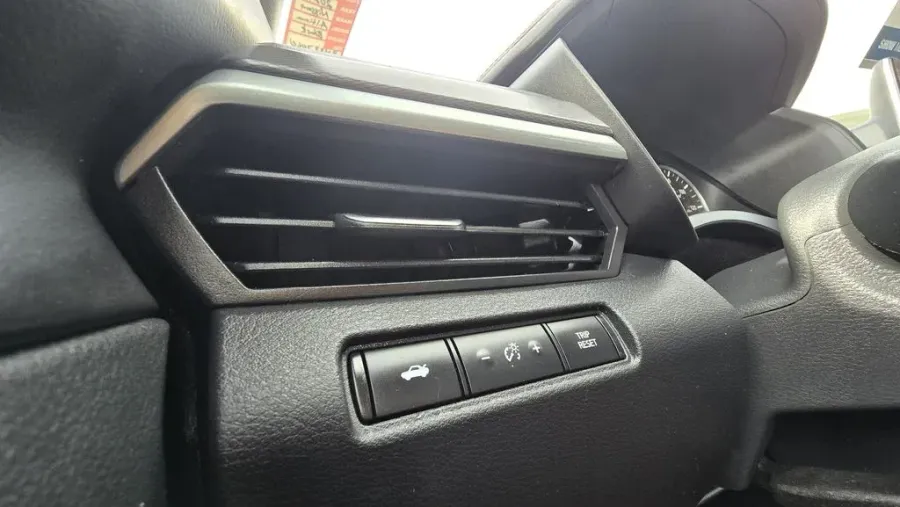 2024 Nissan Altima | Photo 11 of 27