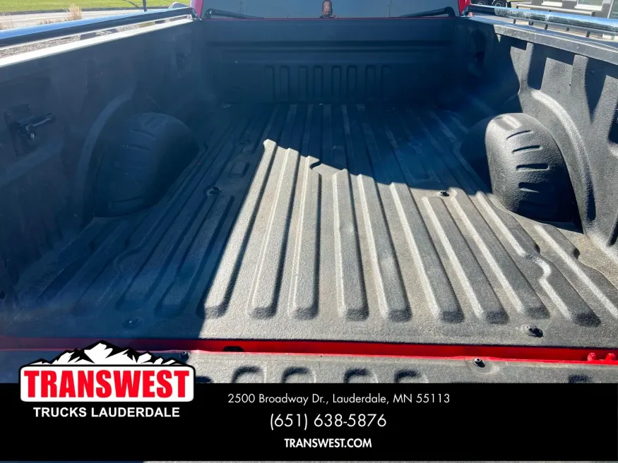 2022 Ford Super Duty F-350 Lariat | Photo 6 of 17