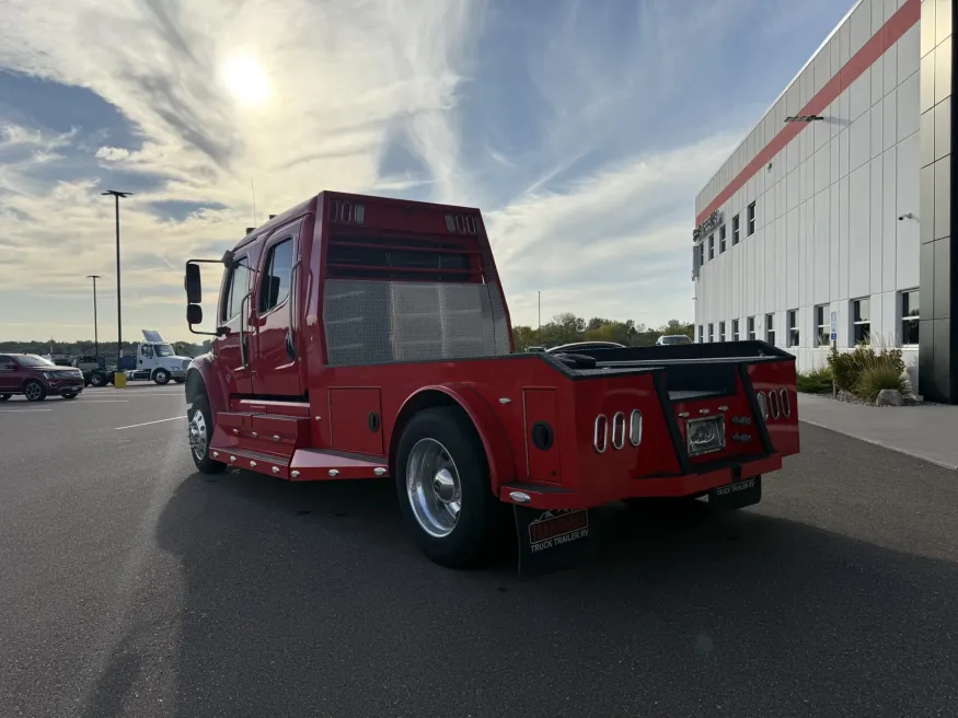 2023 Freightliner M2 106 Summit Hauler | Photo 8 of 19