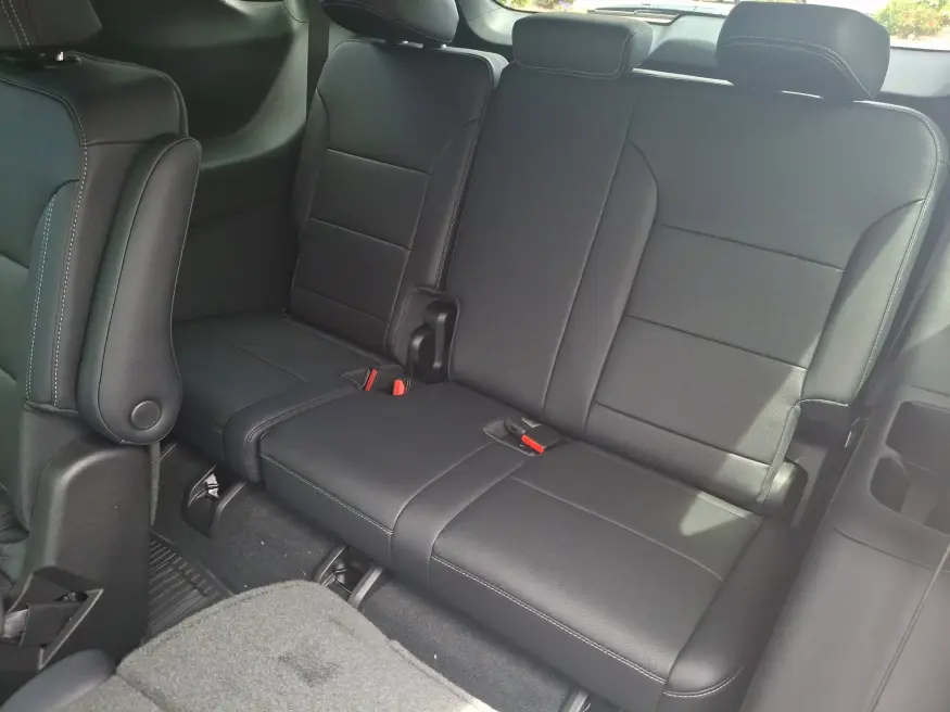 2026 Chevrolet Traverse AWD LT | Photo 10 of 22