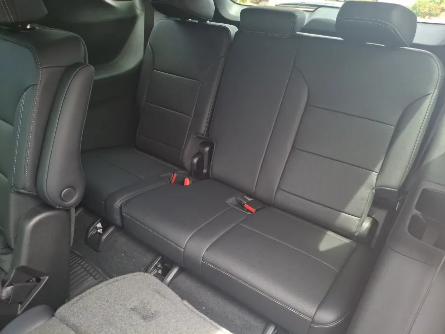 2026 Chevrolet Traverse AWD LT | Photo 10 of 22