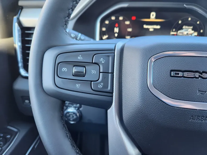 2026 GMC Sierra 2500HD Denali | Photo 24 of 32