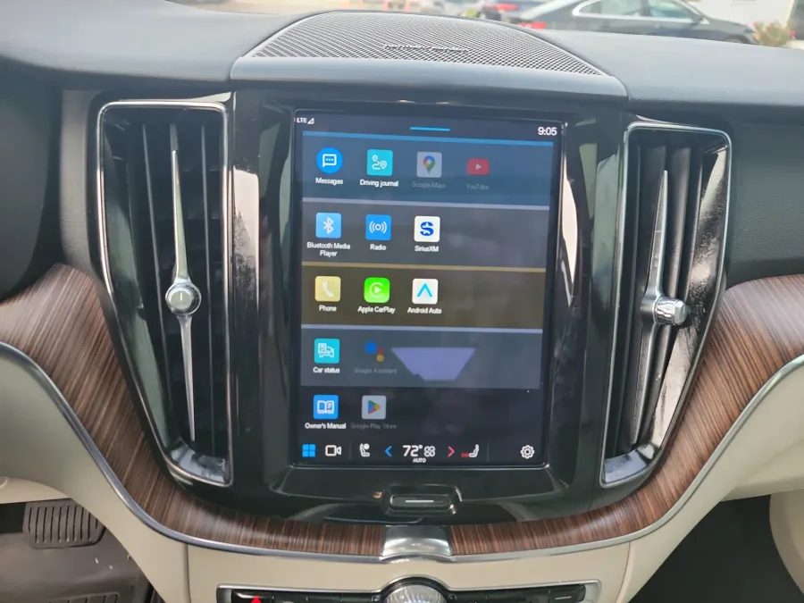 2022 Volvo XC60 Momentum | Photo 15 of 19