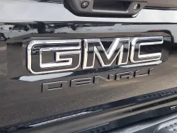 2026 GMC Canyon 4WD Denali | Thumbnail Photo 13 of 28