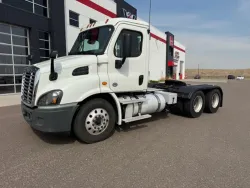 2020 Freightliner Cascadia 113 | Thumbnail Photo 2 of 10