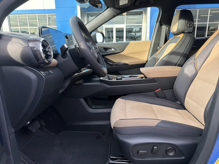 2026 Chevrolet Equinox FWD Activ | Photo 14 of 20