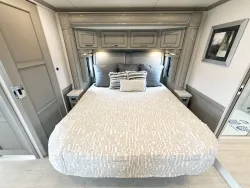 2026 Newmar Ventana 4369 | Thumbnail Photo 16 of 31