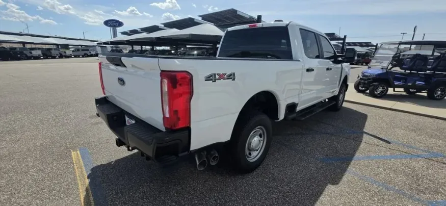 2026 Ford Super Duty F-250 | Photo 6 of 28