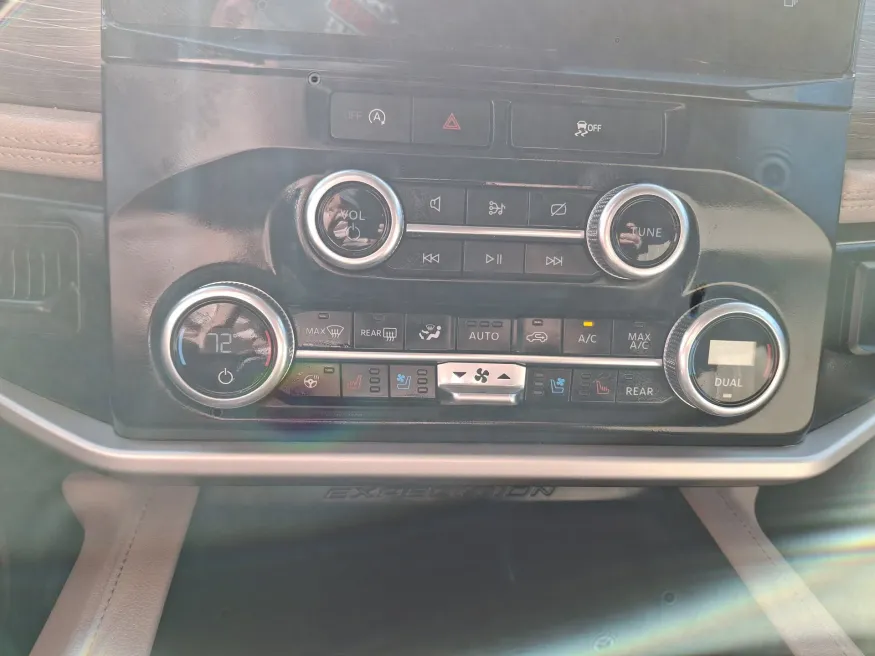 2024 Ford Expedition Max Limited | Photo 20 of 24