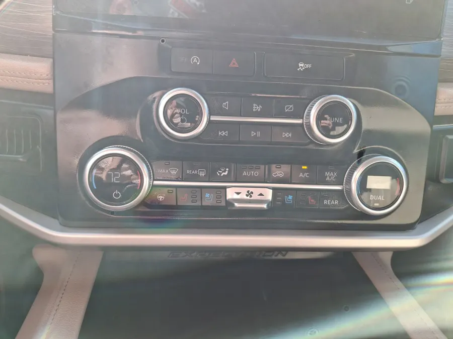 2024 Ford Expedition Max Limited | Photo 20 of 24