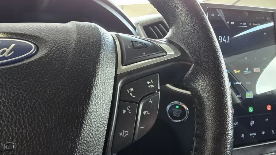 2023 Ford Edge | Photo 17 of 28