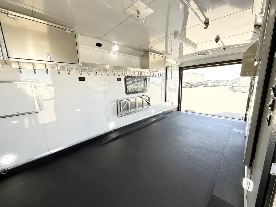 2026 Logan Coach Horse Power Burandt Edition | Photo 21 of 24